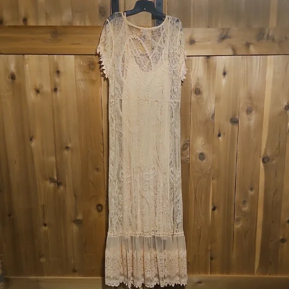 Torrid Cream Lace Maxi Dress - Picture 6 of 8